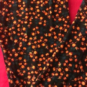 Flower bud LuLaRoe leggings OS